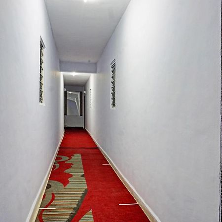 Oyo 820503 Lotus Lodge And Guest House Kharakvasla Luaran gambar